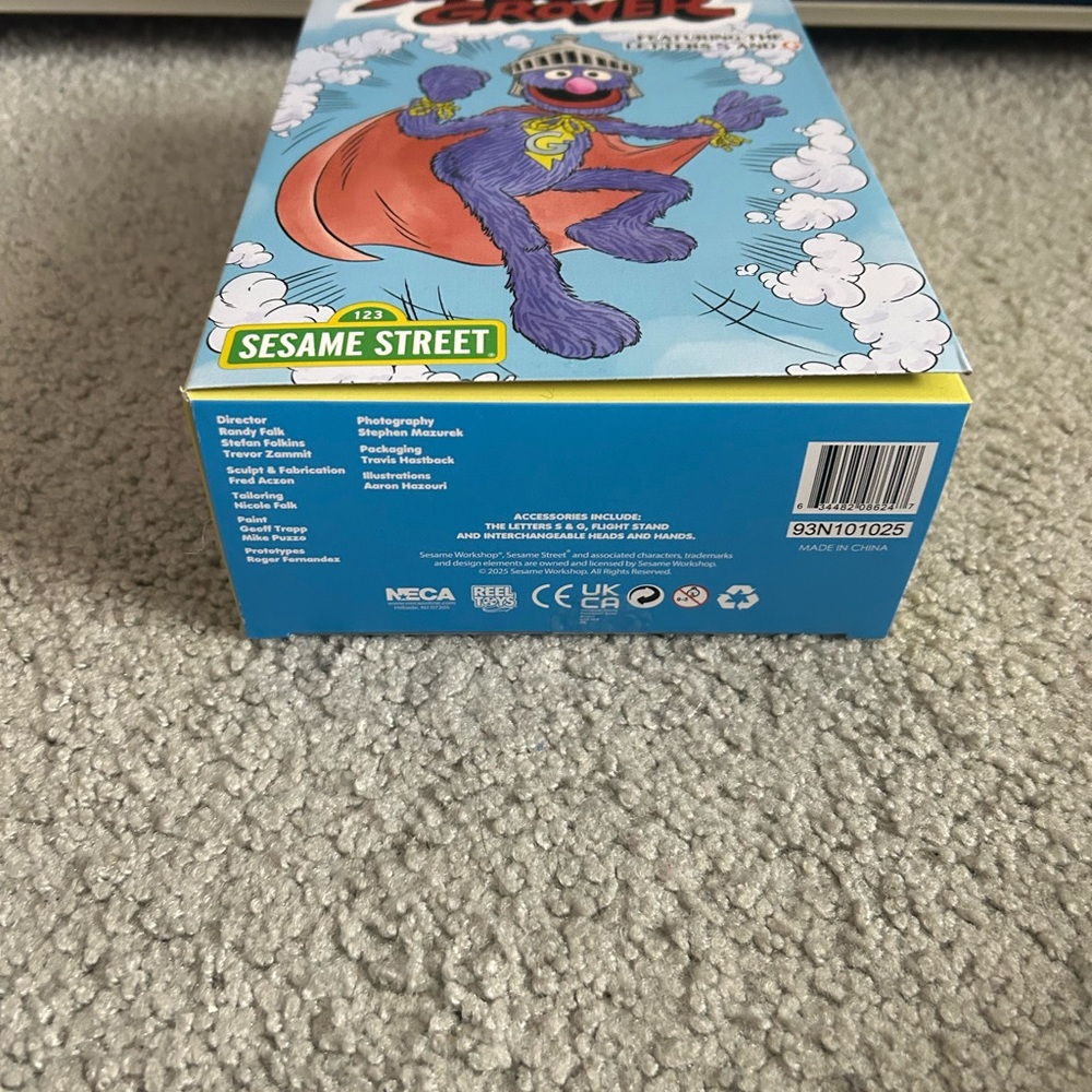 NECA Sesame Street Super Grover - Picture 10 of 11